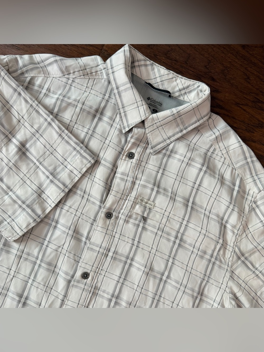 Columbia Mens Shirt Cream Plaid Short Sleeve Button up Large Outdoor Omni-Shield